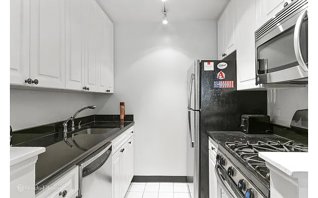 Rented by Douglas Elliman | media 2