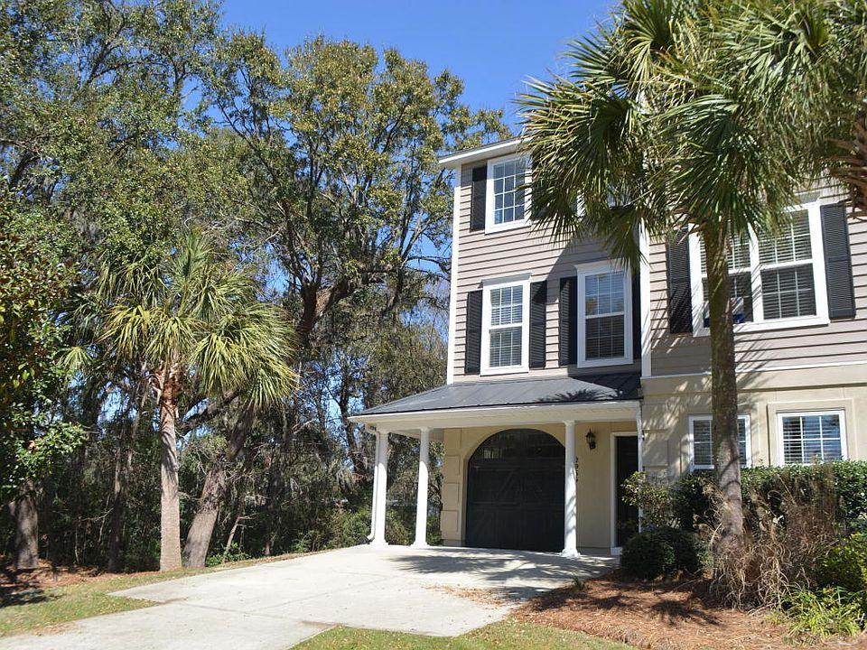 1st image of 2966 Woodland Park Dr
