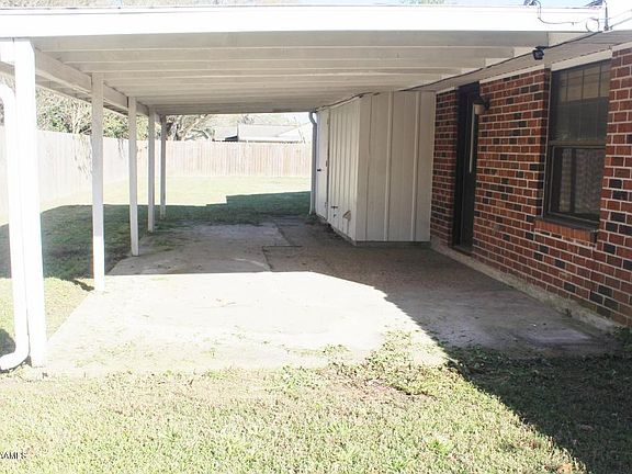 2nd image of 211 Wilbourn Blvd