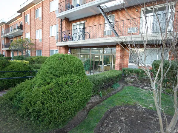 85 S CENTRE AVE #A20, Rockville Centre, NY 11570