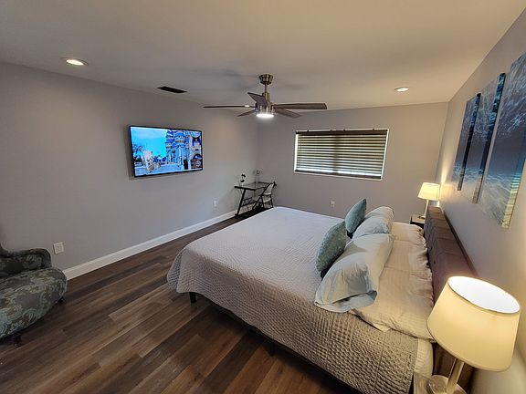 2nd image of 117 Whittier Ln #1