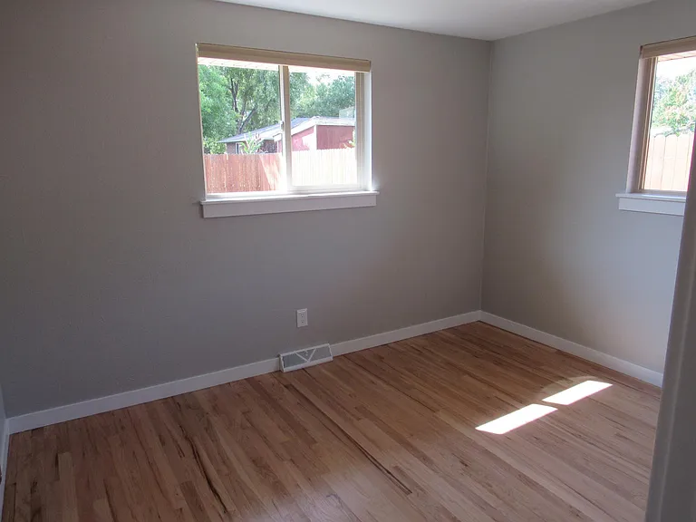 1111 Judson St — Photo 13