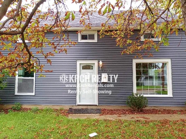 4246 Larkspur Ln, Warrensville Heights, OH 44128