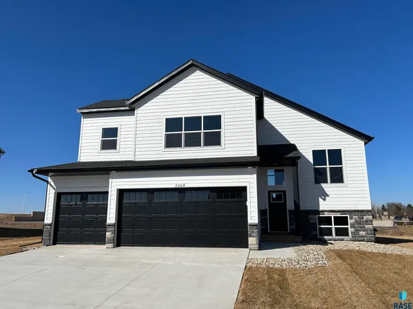 2204 E Bergen Cir, Brandon, SD 57005