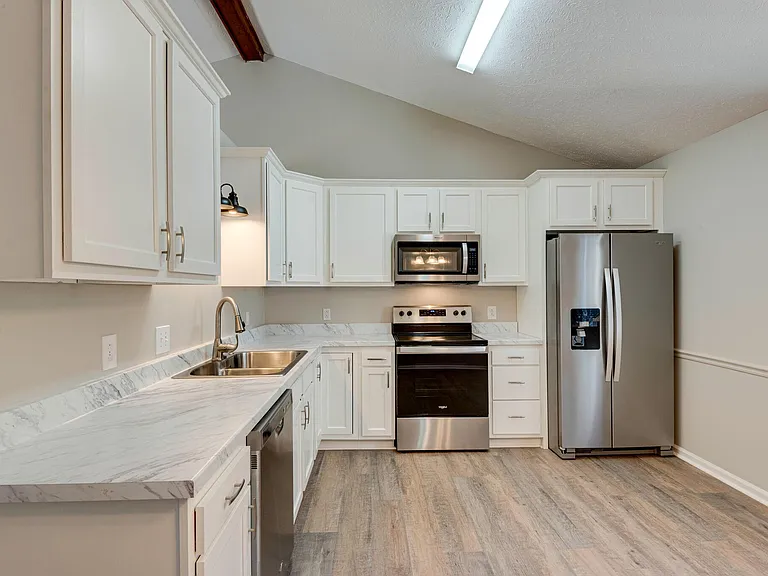 4908 Deerhaven Dr — Photo 9