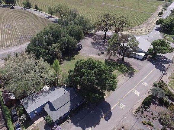 4th image of 1061 Moody Ln