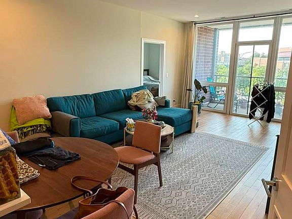 5th image of 2105 W Caton St #302