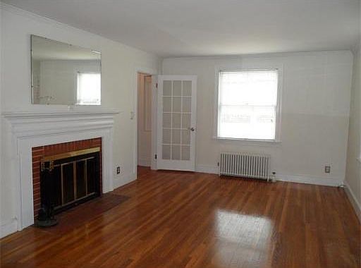 3rd image of 40 Cumberland Cir