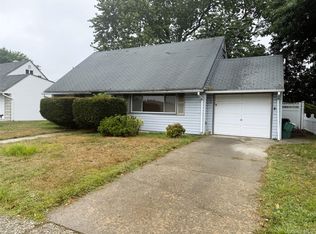 3157 Brixton Lane, Levittown, NY 11756