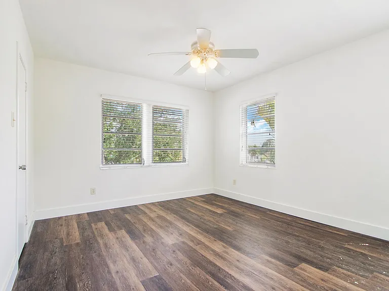 2350 SW 26th Ln — Photo 9