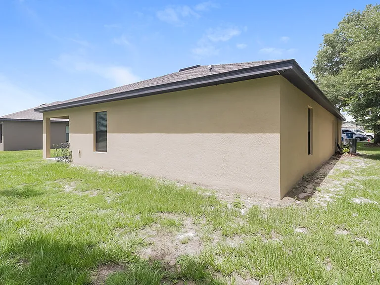 7014 Redbay Dr — Photo 16