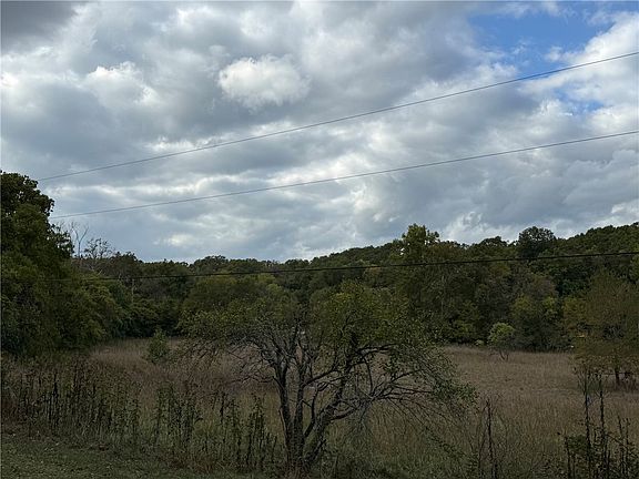 3rd image of 1506 Brush Creek Rd