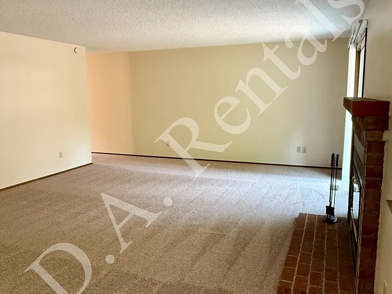 3210B Mayfair Dr SW — Photo 3