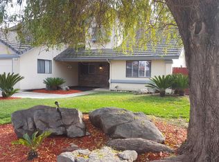 2261 E Jon Dr, Fresno, CA 93720