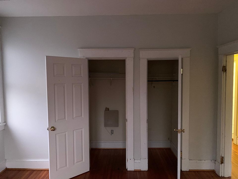 Front Bedroom (two closets)
