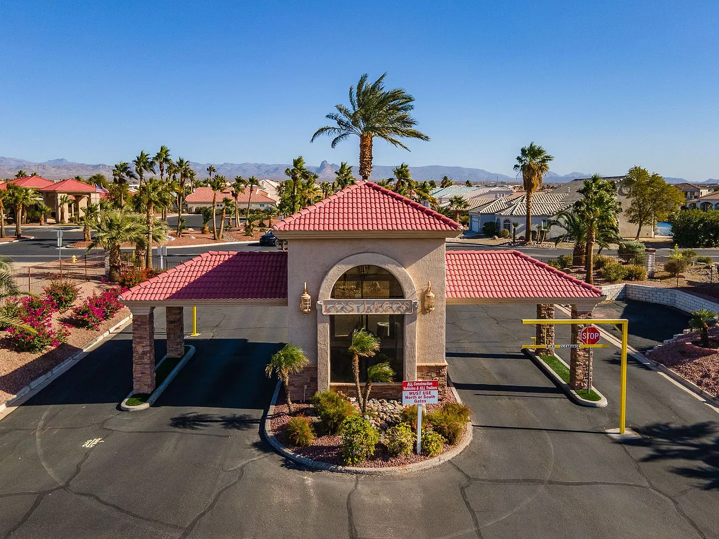 Custom Build Luxury Furnished Lakeview 3 Bedroom in Prestigious Los Lagos! Lakes, Golf, Tennis, P... — Photo 4