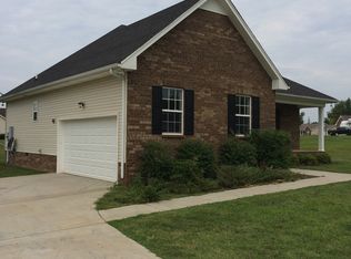 221 Preakness Cir, Pleasant View, TN 37146