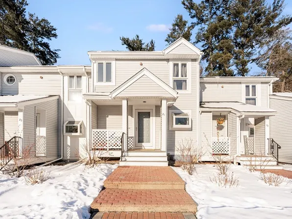 81 Alcott Cir #T5, Taunton, MA 02780