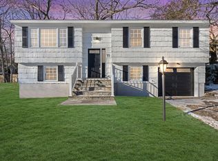 11 Erin Ct, Norwalk, CT 06854