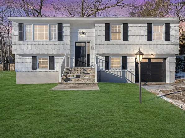 11 Erin Court, Norwalk, CT 06854