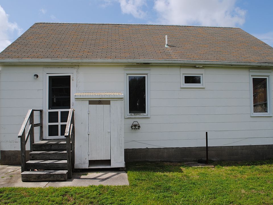 2nd image of 234 104th St