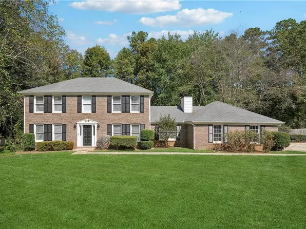 120 Birch Ct, Fayetteville, GA 30214