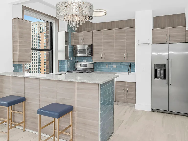 20 West St #18B — Photo 7