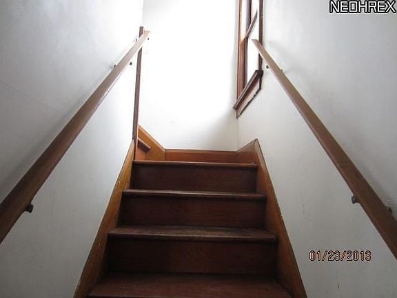 5th image of 920 Lakewood Blvd