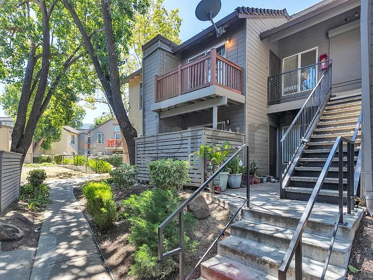2005 San Jose Dr #241 — Photo 3