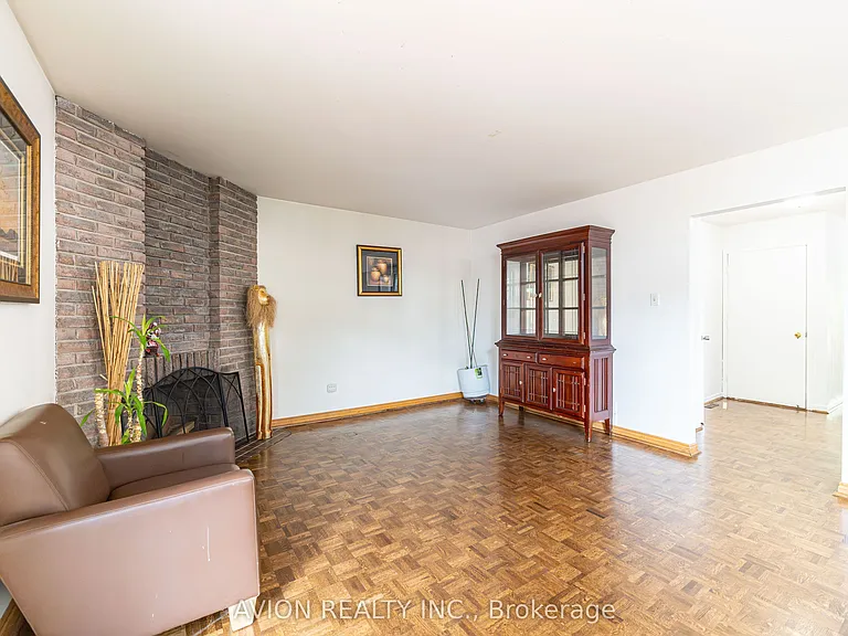 241 Weldrick Rd W — Photo 19