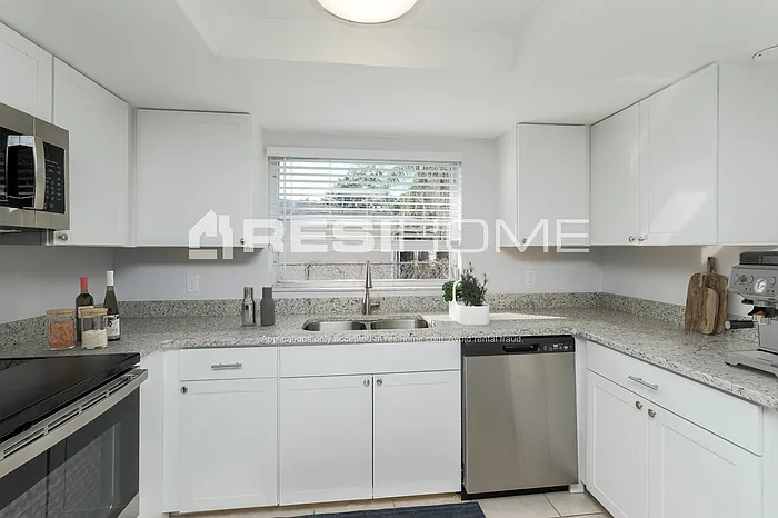 3 bed, 2.0 bath, 1442 sqft, $1,825 — Photo 2