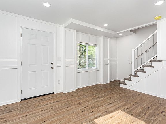 5th image of 2468 Meredith Dr