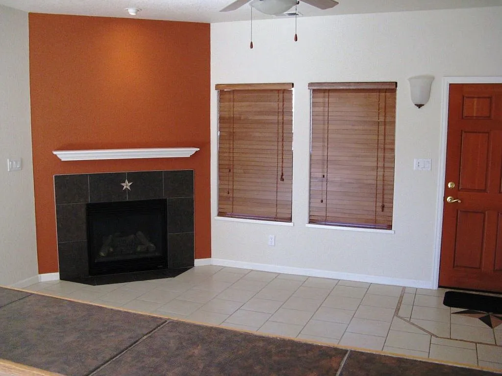 3 bed, 1364 sqft, $1,900 — Photo 4