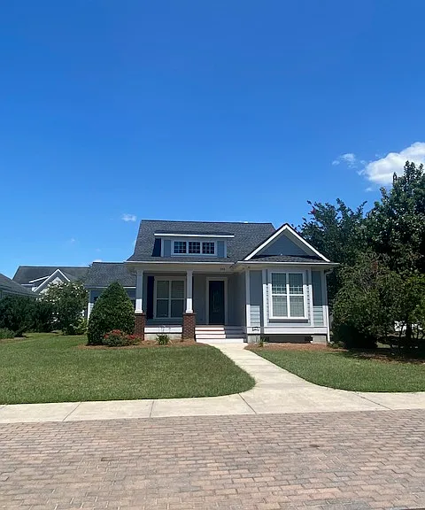 233 Torrington Blvd — Photo 2