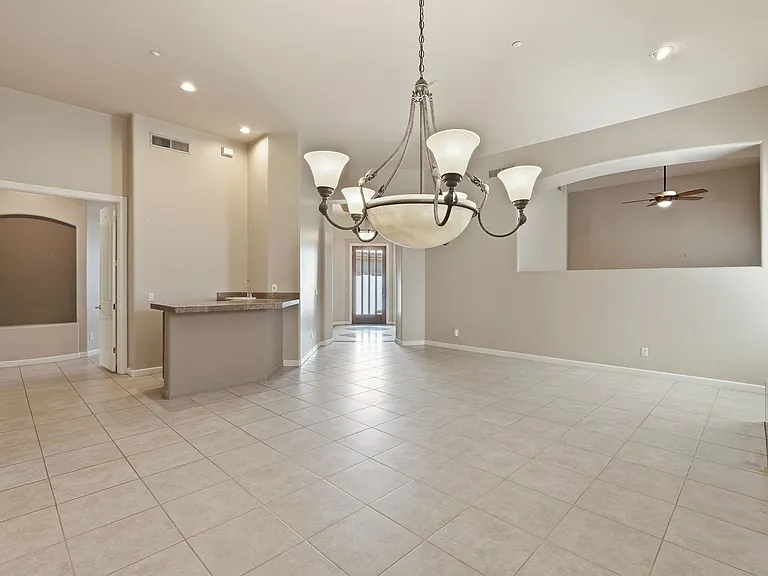 7369 E Del Acero Dr — Photo 15