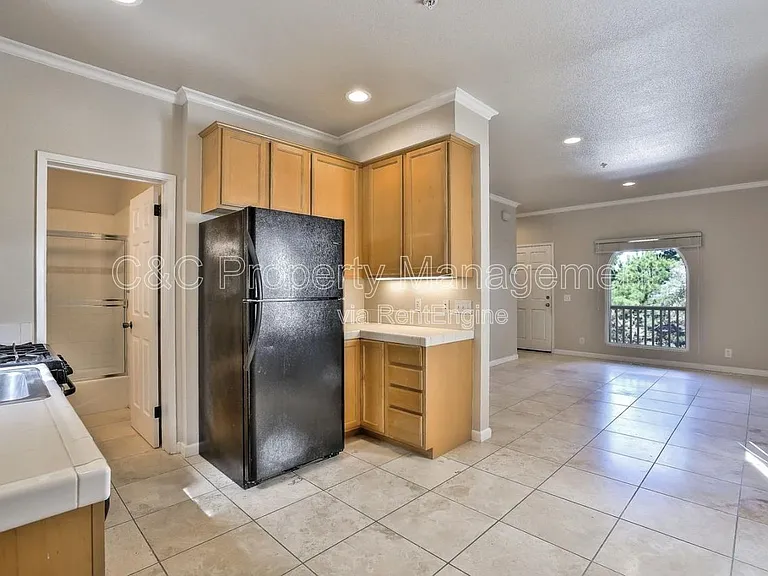 815 Alice St #B — Photo 7