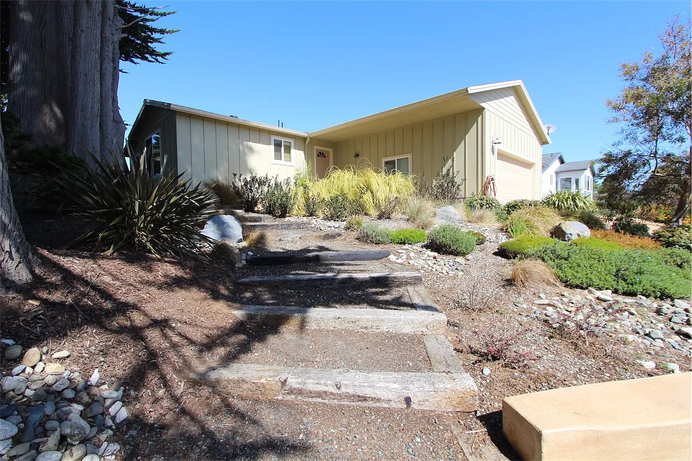 790 Bluff Ave SW photo 1