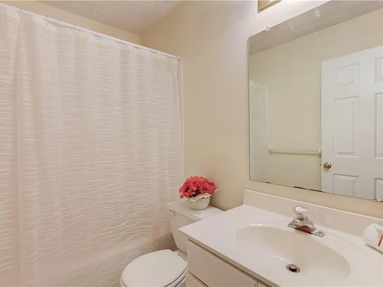 3924B Berwick Farm Dr — Photo 22