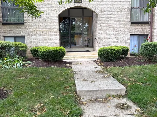 2074 Royal Fern Ct #33/22B, Reston, VA 20191