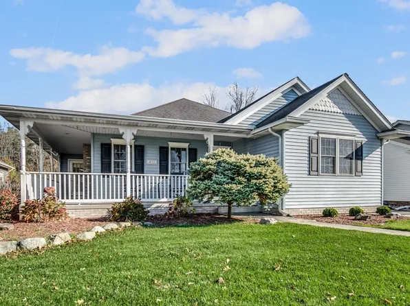 472 O'Hagan Dr, Crown Point, IN 46307