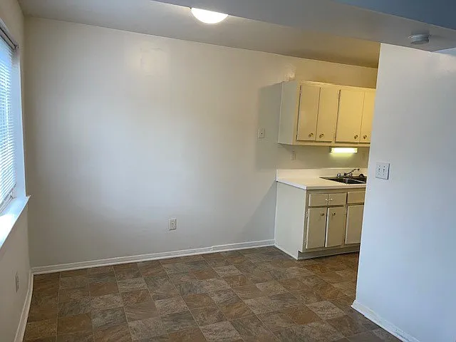 Webster Court Apartments — Photo 10