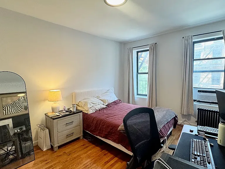 308 E 6th St #5 — Photo 5