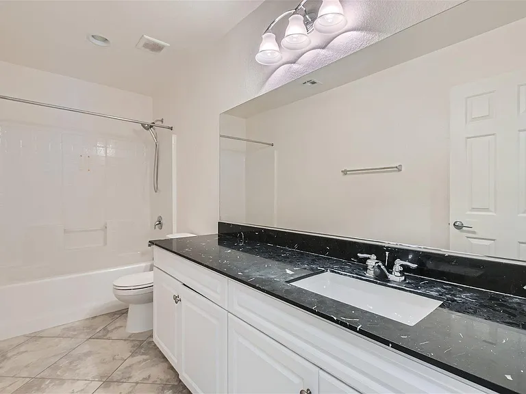 upstairs full bathroom