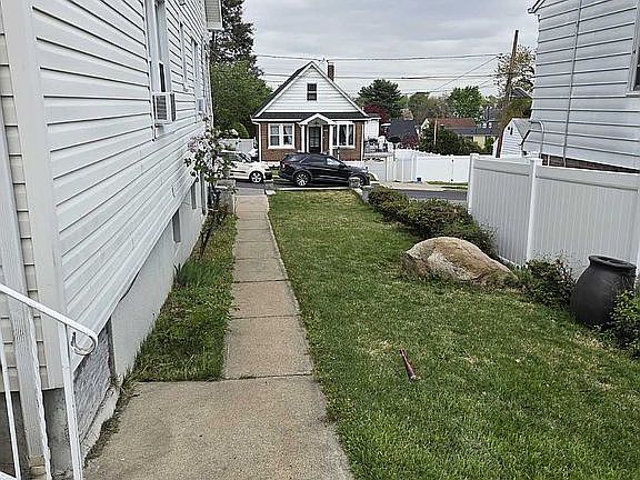 2nd image of 385 Mason Ave