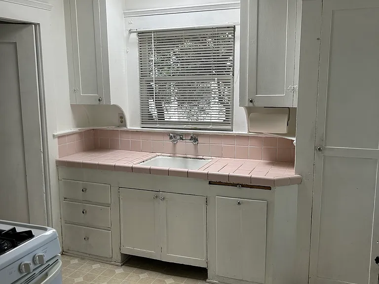 1614 Meade Ave — Photo 3