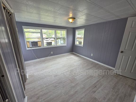 5th image of 1209 Mills Ave