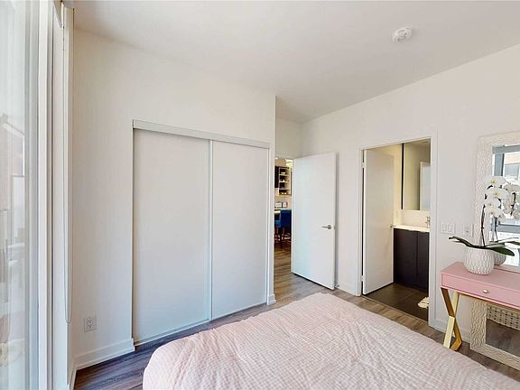 5th image of 20 Edward St #510