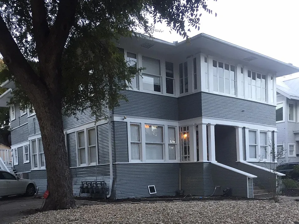 225 E Craig Pl #1