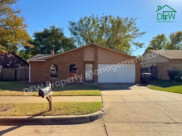 1233 Steinburg Ln, Fort Worth, TX 76134