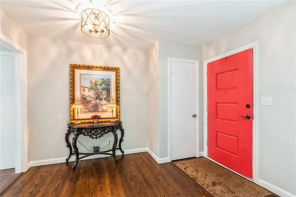 3 bed, 1541 sqft, $3,500 — Photo 2